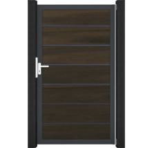 Záhradná bránka s vodorovnými drevenými panelmi a kovovým rámom