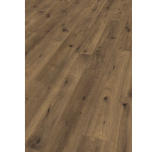 Položená laminátová podlaha so vzhľadom dreva