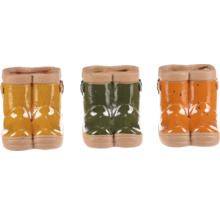 Tri kvetináče v tvare gumákov