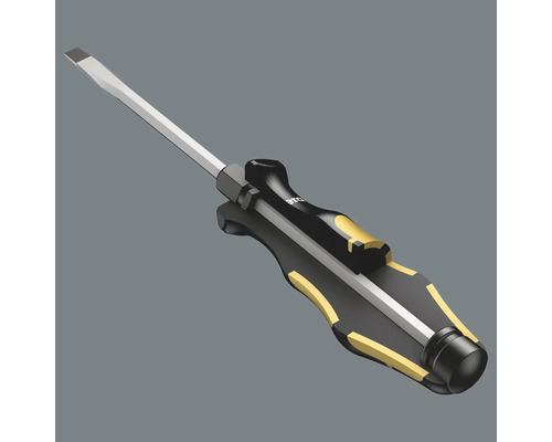 Skrutkovač s plochou hlavou na skrutkovanie