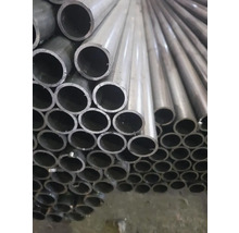 Stoh okrúhlych kovových rúr pre stavebné projekty