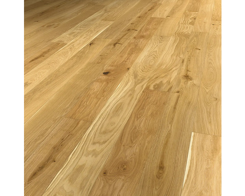 Položené drevené dosky vidieckeho domu