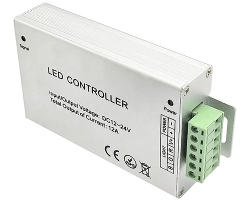 LED ovládač so vstupným a výstupným napätím 12 až 24 V a výstupným prúdom 12 A
