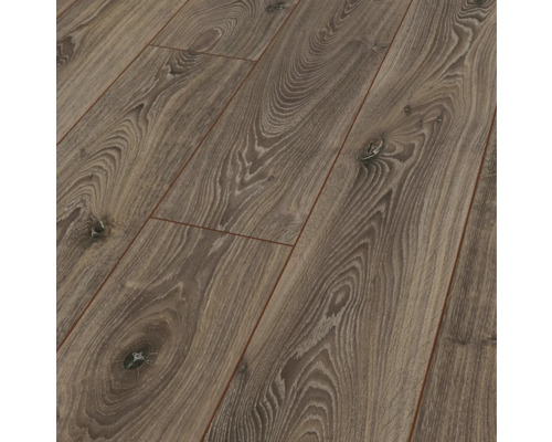Detailný záber laminátovej podlahy s vzhľadom dreva