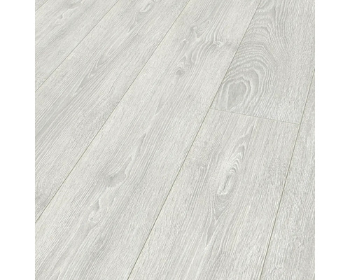 Svetlá laminátová podlaha s drevenou štruktúrou