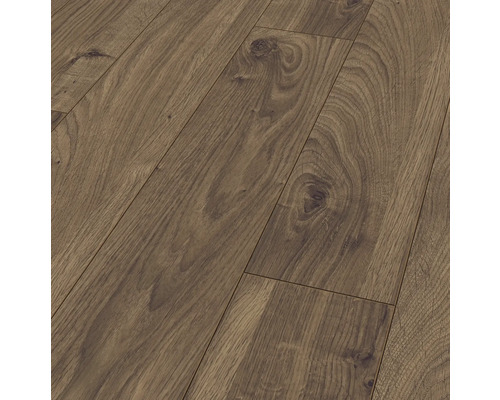 Detail laminátovej podlahy s dreveným vzhľadom