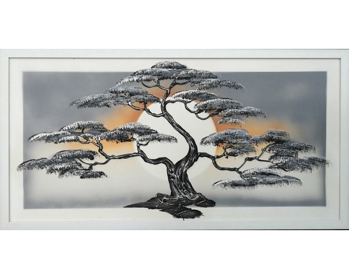 Zarámovaný obraz so stromom pred slnkom