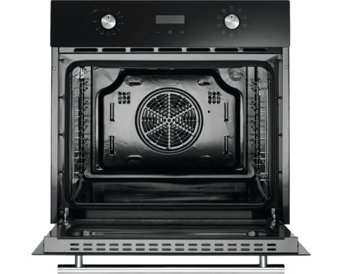 Vnútorný pohľad na otvorenú rúru s grilovacou mriežkou