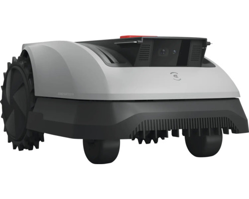 Pohľad zozadu na robotickú kosačku na trávu