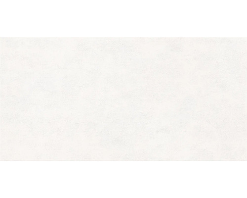 Detailný záber bielej obkladačky s jemnou štruktúrou pre vnútorné použitie