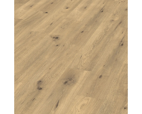 Detail laminátovej podlahy s drevenou štruktúrou