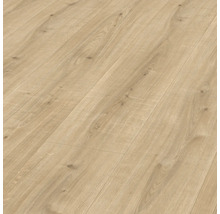 Detail laminátovej podlahy s dreveným vzhľadom.
