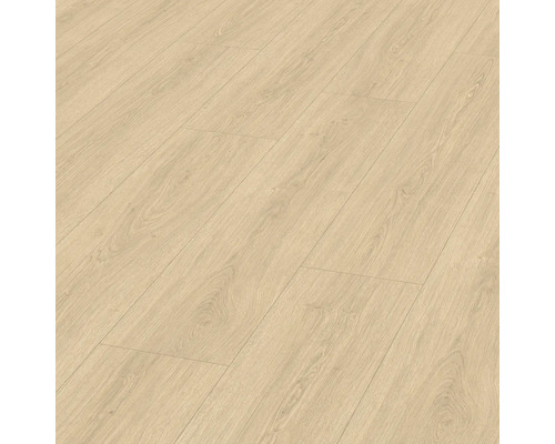 Svetlá laminátová podlaha so vzhľadom drevených dosiek