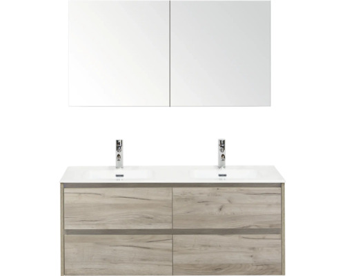 Kúpeľňa s umývadlovou skrinkou, dve umývadlá, dve vodovodné batérie a zrkadlová skrinka