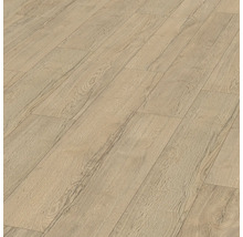 Položená laminátová podlaha s dreveným vzhľadom