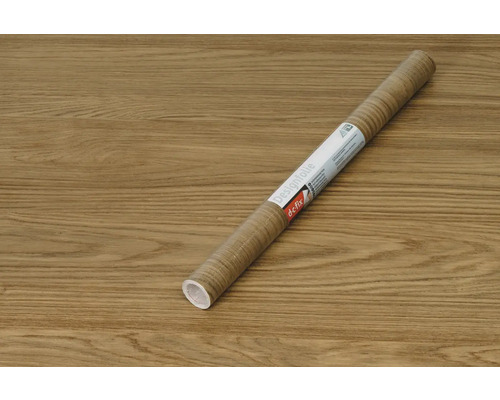 Rolka dizajnovej fólie s dreveným vzhľadom.