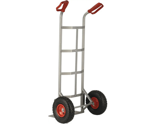 Kovový rudel s dvoma kolesami a červenými rúčkami