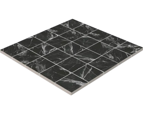 Mozaiková dlaždica so vzhľadom mramoru pre interiér