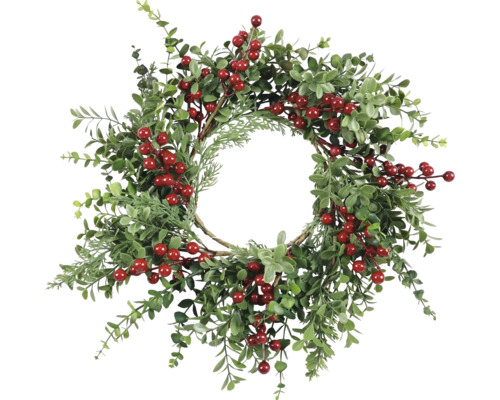 Dekoratívny veniec so zelenými listami a červenými bobuľami