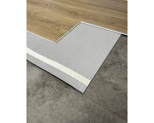 Podložka pod podlahu SPC Elegance 3v1 1,5 mm, balenie 10 m² Vinylová podlaha s kročajovou izoláciou na betónovej podlahe