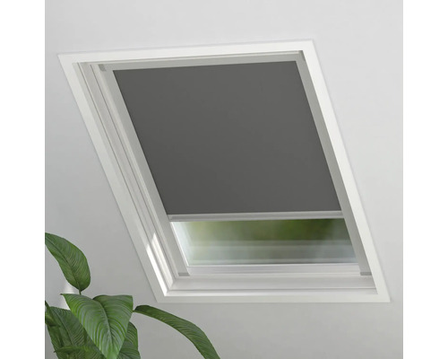 Strešné okno s roletou na ochranu pred slnkom
