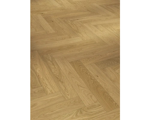 Vložená drevená parketová podlaha do rybej kosti