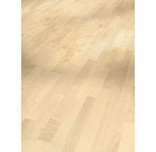 Svetlá drevená podlaha v interiéri