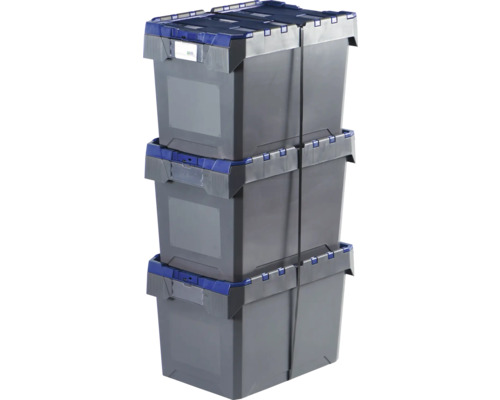 Tri sivé plastové úložné boxy, naskladané na sebe a upevnené popruhmi.