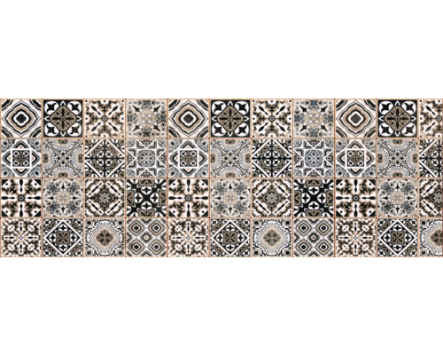 Stena z dlaždíc so vzormi