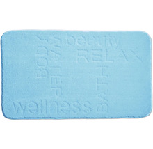 Svetlomodrá kúpeľňová rohož so slovami krása, relax, pôžitok a wellness