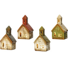 Štyri dekoratívne osvetlené domy