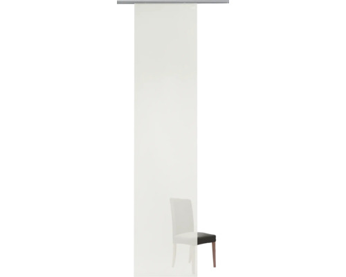 Posuvné dvere pred stoličkou