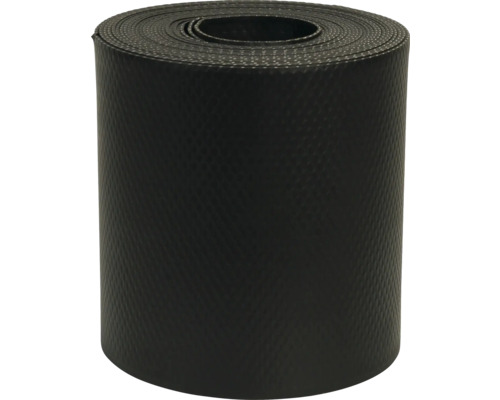 Rolka plastového obrubníka trávnika