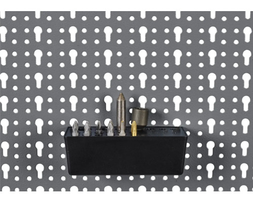 Dierovaná stena s nástrčkovou súpravou a bitmi