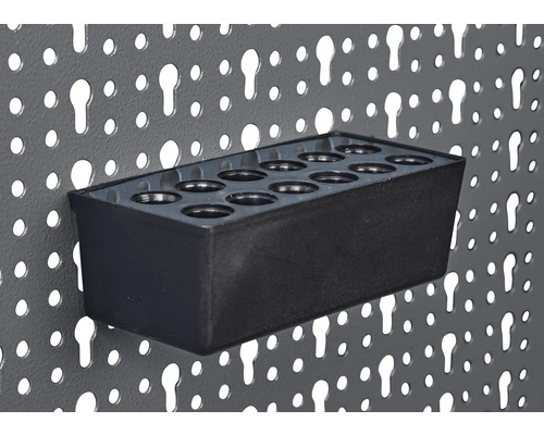 Držiak na náradie pre dierovanú stenu