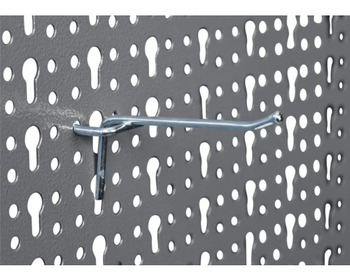 Dierovaná stena s držiakom na náradie