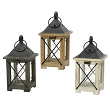 Tri dekoratívne lampáše z dreva a skla