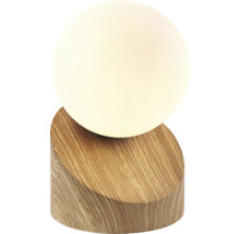 Stolná lampa s guľovitým tienidlom a drevenou základňou