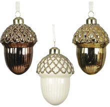 Tri dekoratívne žalúdové prívesky na vianočné dekorácie