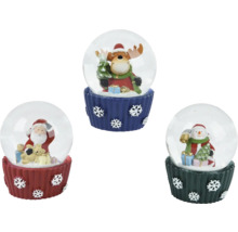 Snehové gule s Santa Clausom, snehuliakom a losom ako dekorácia