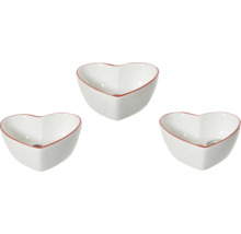 Tri misky v tvare srdca s červeným okrajom