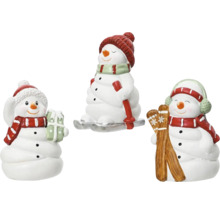 Tri figúrky snehuliakov ako zimná dekorácia