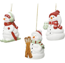 Tri figúrky snehuliaka ako ozdoby na vianočný stromček