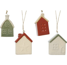Štyri prívesky v tvare domu ako ozdoby na vianočný stromček