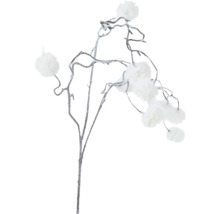 Dekoratívna vetva s bielymi kvetmi