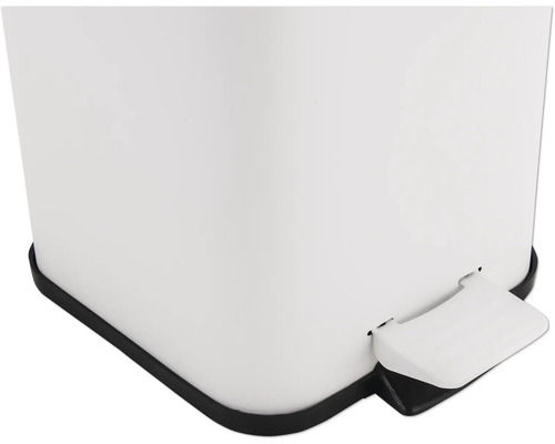 Detail odpadkového koša s nožným mechanizmom