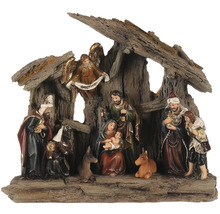Betlehem so Svätou rodinou, kráľmi a anjelmi pod drevenou strechou