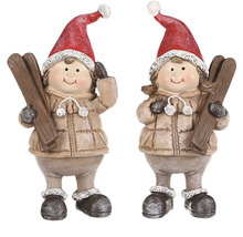 Dve lyžiarske figúrky s čiapkou a lyžami ako dekorácia