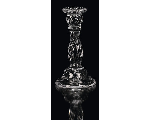Sklenený svietnik 20 cm na kónickú sviečku číry Sklenený svietnik so špirálovým dizajnom