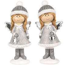 Dve figúrky anjelov s čiapkami, krídlami a zimným oblečením